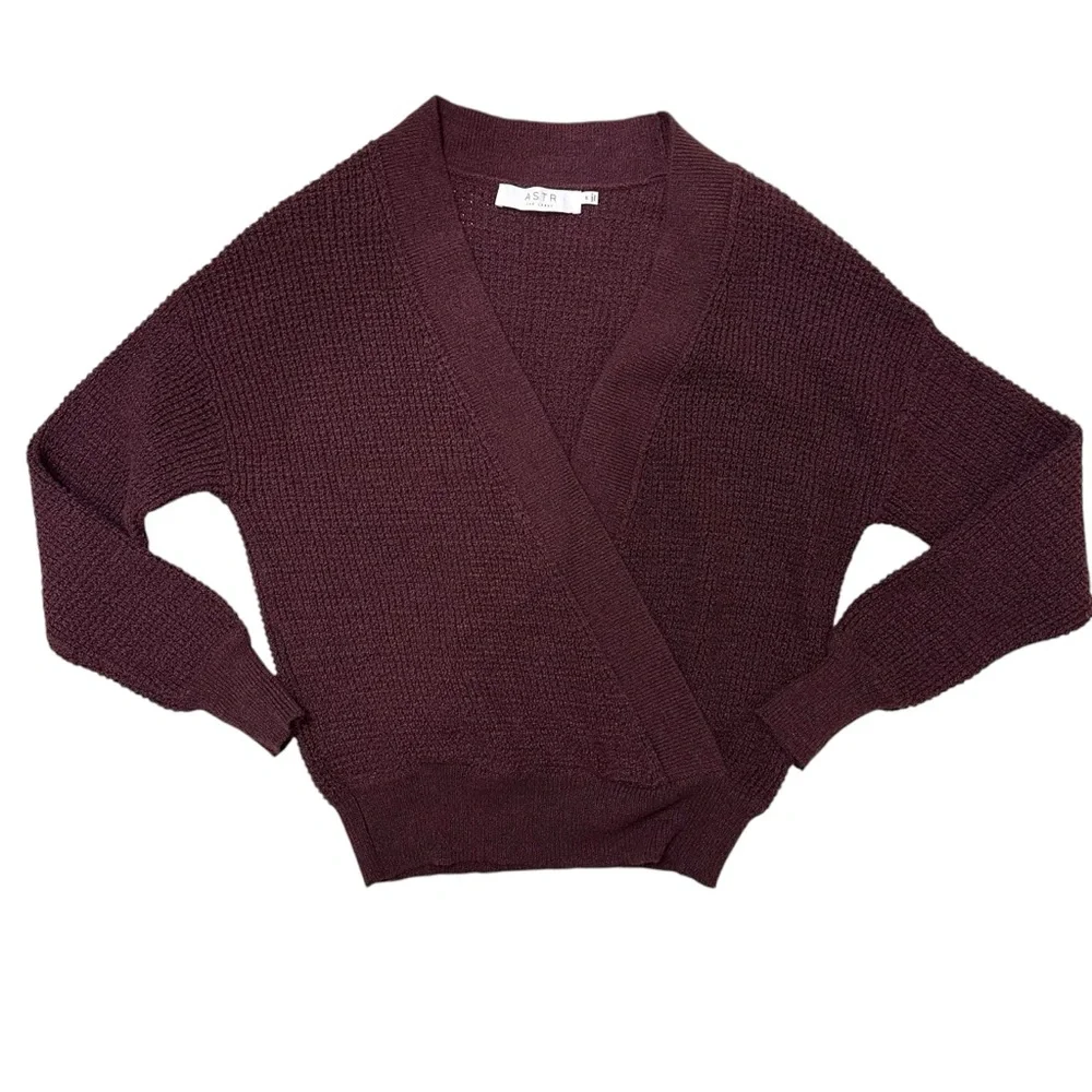 ASTR The Label Stephanie V Neck Wrap sweater in Burgundy Medium - Picture 8 of 11